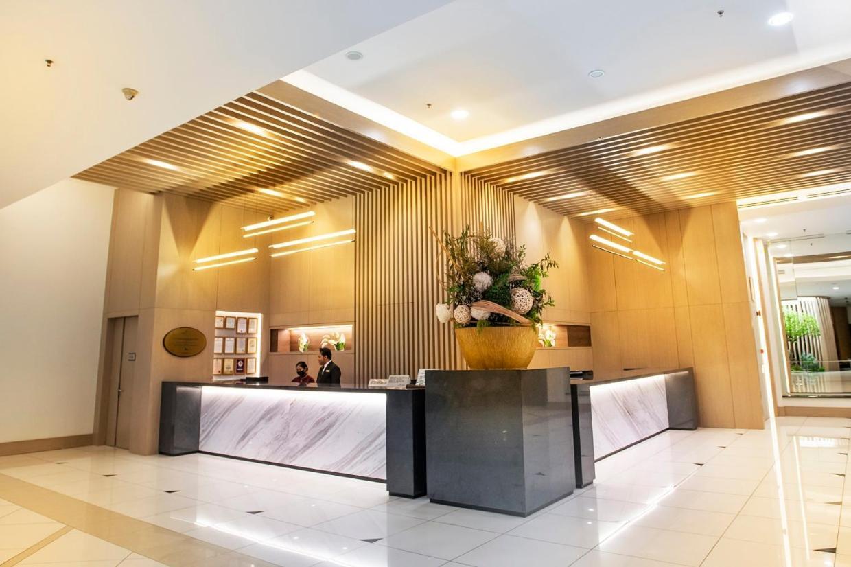 Nilai Springs Resort Hotel Exterior foto